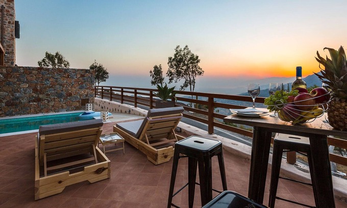 Saktouria Villa | Scenic Sea Views Near Clearwater's Southern Beaches