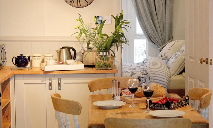 Shaldon House | Idyllic Seaside Ground Floor Apartment with Ocean Views