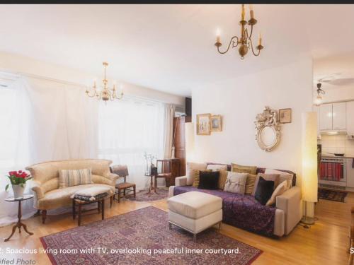 Punavuori Apartment | Elegant Apartments in Helsinki with Oceanfront Views