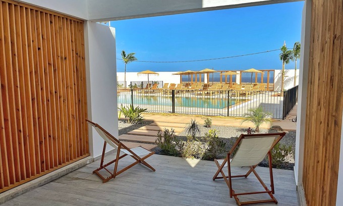 Parque Holandes Apartment | Idyllic Oceanfront Apartment "Paraíso" with Pool & Spa