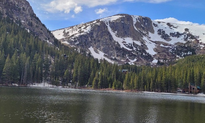 Saint Mary's House | Secluded Family Retreat in the Rocky Mountains with Spa Access