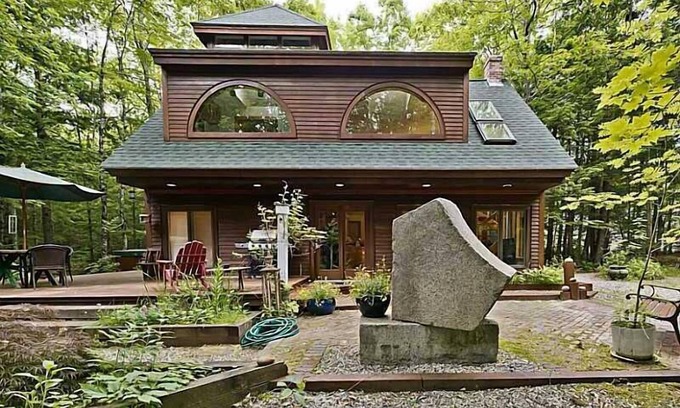 South Casco House | Secluded Retreat: Spa, Hot Tub & Family-Friendly Amenities