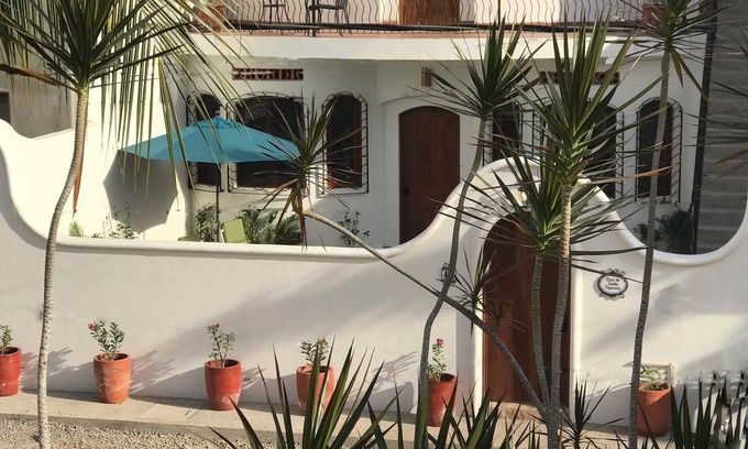 San Francisco House | Serene Oceanfront Flat with Pool and Spa Amenities
