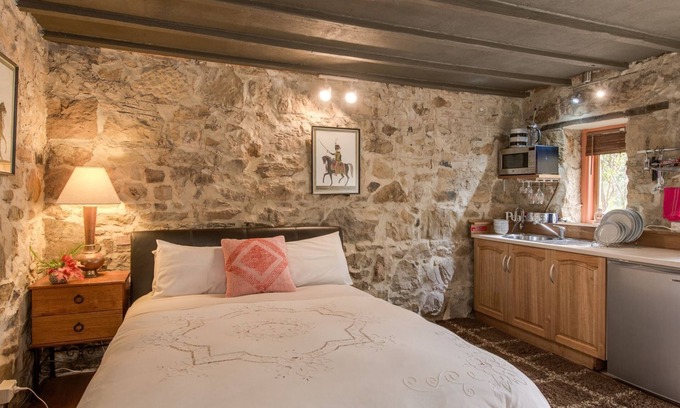 South Hobart Apartment | Historic Sandstone Stable with Self-Contained Studios