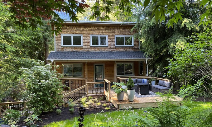 Bowen Island Bed & Breakfast | Exceptional Woodland Cabin with Pool & Breakfast Included