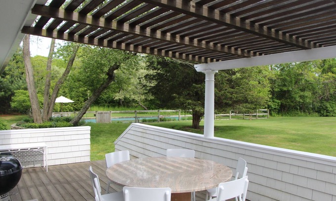 Sagaponack House | Hamptons Retreat: Private Setting with Tennis Court & Pool