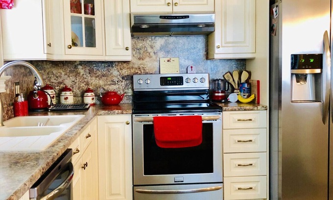 Shediac House | Cozy Shediac Bay Home for Two Families with Hot Tub & Spa