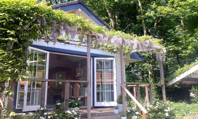 Schoorl House | Scenic Finnhouse with Ocean View and Serene Yard
