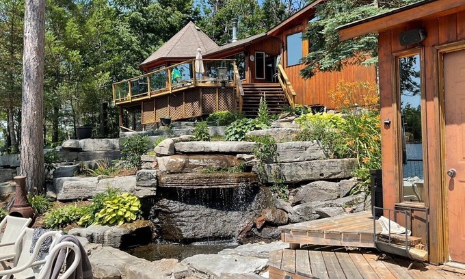 North Kawartha Cottage | Idyllic Lakefront Cottage with Hot Tub & Sauna on Big Cedar