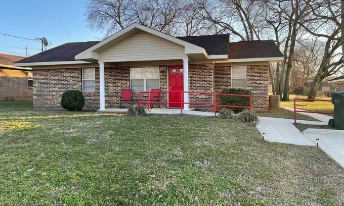 Decatur House | Family-Friendly 3 BR Brick Home for Memorable Getaways