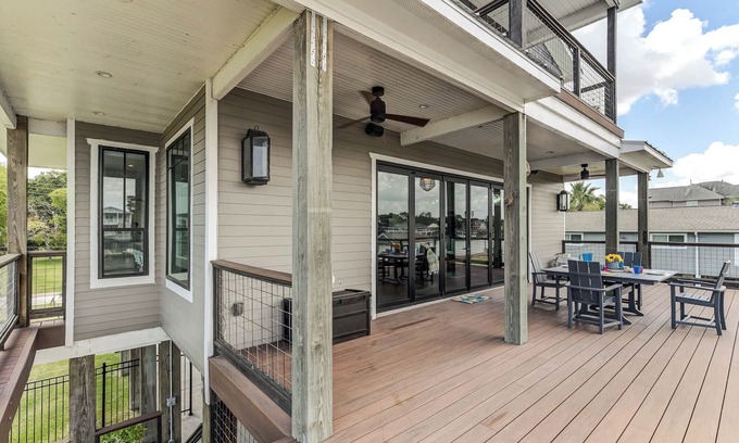 Clear Lake Shores House | Beautiful spacious 4 bedroom house on the lake. Gorgeous pool and amazing views!
