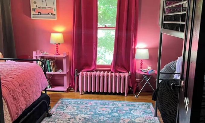 Champaign House | Beautiful Spacious 4-bedroom Victorian house with WiFi by downtown Champaign!