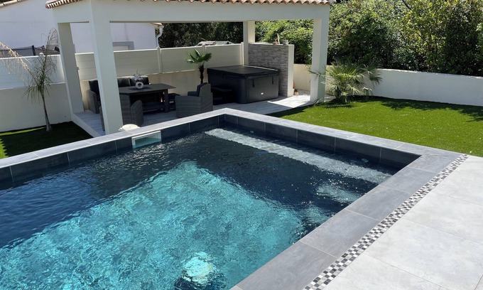 Rocbaron House | Beautiful, spacious and bright villa