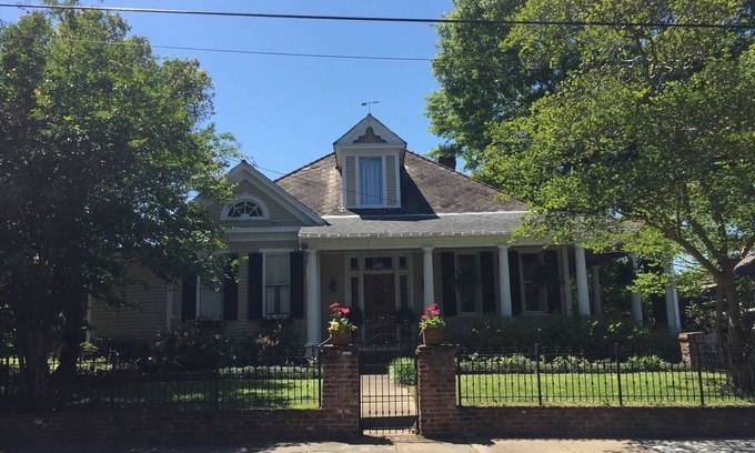 Natchez House | Inviting Retreat in Natchez with Kitchen & Family-Friendly Amenities