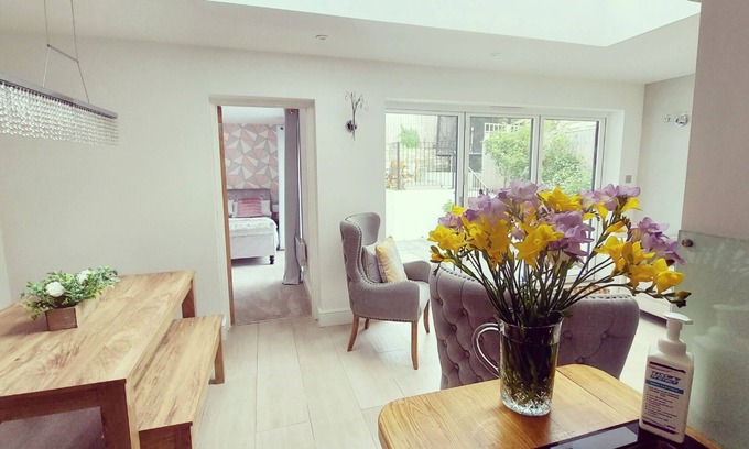 Boscombe Apartment | Top-Rated Seaside Apartment with Family & Pet Amenities