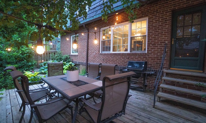 Des Moines House | Beautiful, spacious home nestled into the quiet, coveted Greenwood neighborhood.