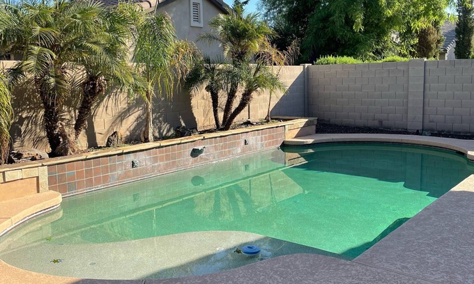 Marley Park House | Exceptional Home with Pool & Putting Green for Snow Birds