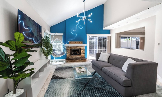 North Tustin House | Convenient Home Just Minutes from Disney with Pet-Friendly Perks