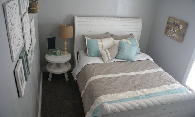 Vernal House | Idyllic Split Mountain House Rental with Pool & Breakfast