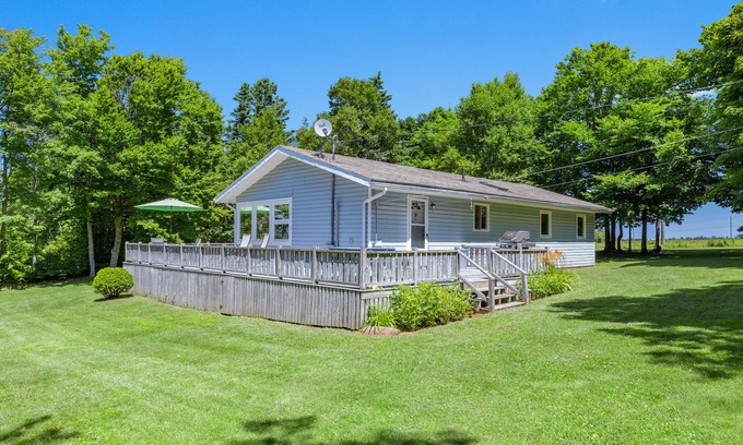 Stanley Bridge Cottage | Cozy Stanley Bridge Cottage with Ocean View & Pool