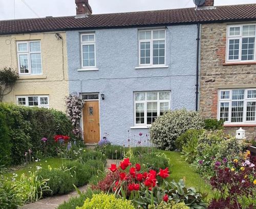Tunstall Apartment | Charming Stone Cottage in Serene Village - 9.7/10 Rated