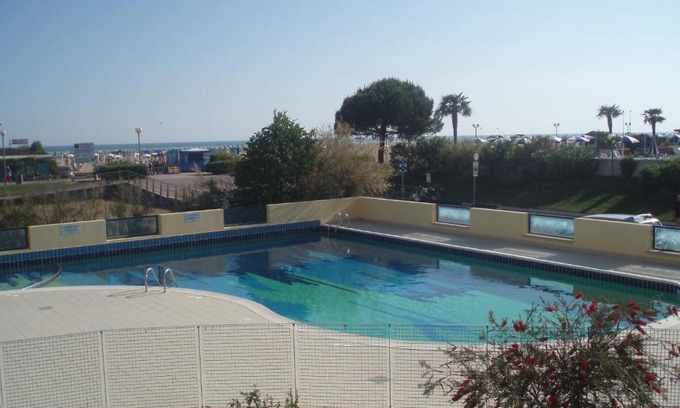 Bibione Apartment | Beautiful studio apartment in a seafront building
