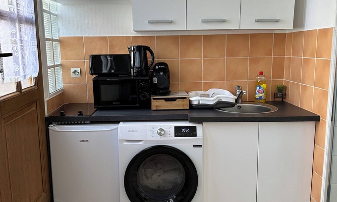 Aubervilliers Apartment | Beautiful Studio and large terrace close to Paris
