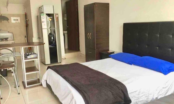Santa Isabel Apartment | Inviting Studio in Prime Central Location for Families