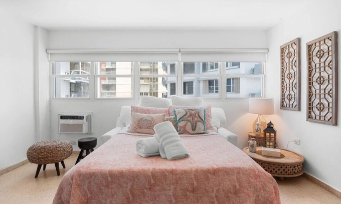 San Juan Apartment | Beautiful Studio in The Heart of Isla Verde