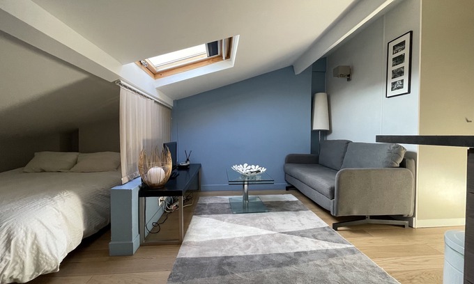 Charonne Apartment | Cozy Studio Near Place de la Nation with Lake View