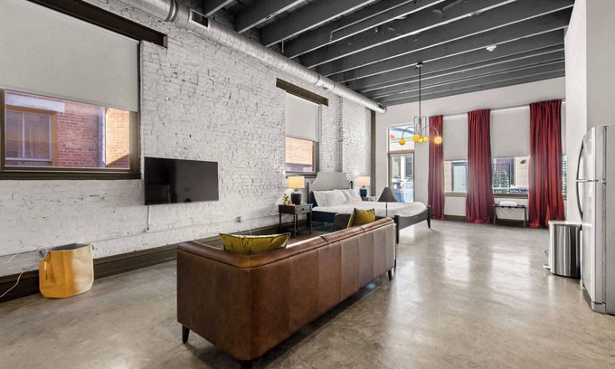 Downtown Louisville Apartment | Beautiful Studio & Outdoor Terrace on Whiskey Row