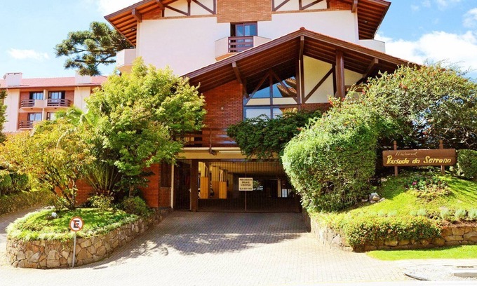 Gramado City Centre Apartment | Beautiful studio unit at resort, sleeps 4