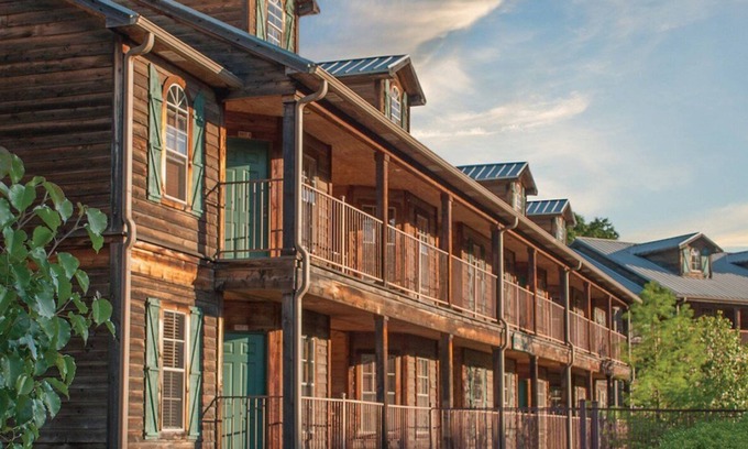 Flint Apartment | Beautiful studio unit at resort, sleeps 2