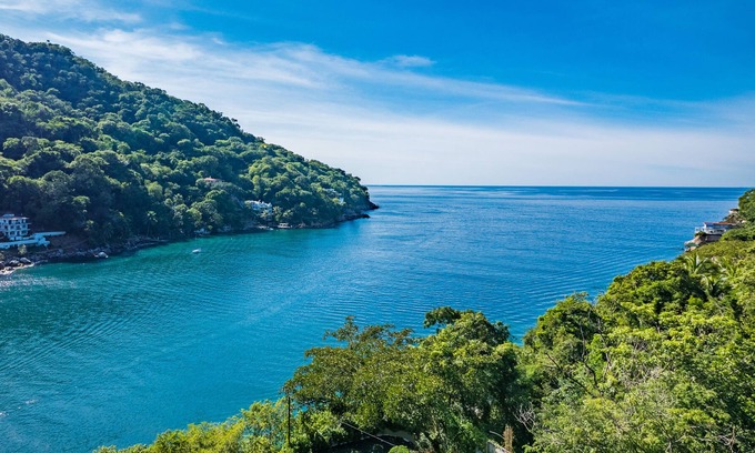 Boca de Tomatlan Apartment | Beautiful suite with full kitchen and outdoor dining area