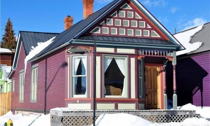 Leadville House | Charming 1880s Miner's Cabin: Pet Friendly & Near Main Street