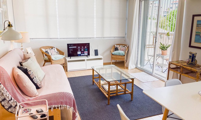 Parque Apartment | Sunny 1 Bedroom Apartment Steps from the Beach, Rated 10/10