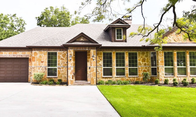 Sunnyvale House | Top-Rated Sunnyvale Guest House Near Dallas with Ocean View
