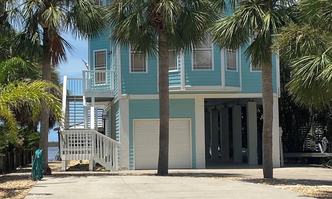 Steinhatchee House | Experience Unforgettable Sunsets by the Steinhatchee River