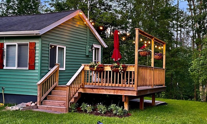 Winter Cottage | Unforgettable Sunsets & Water Adventures Await You
