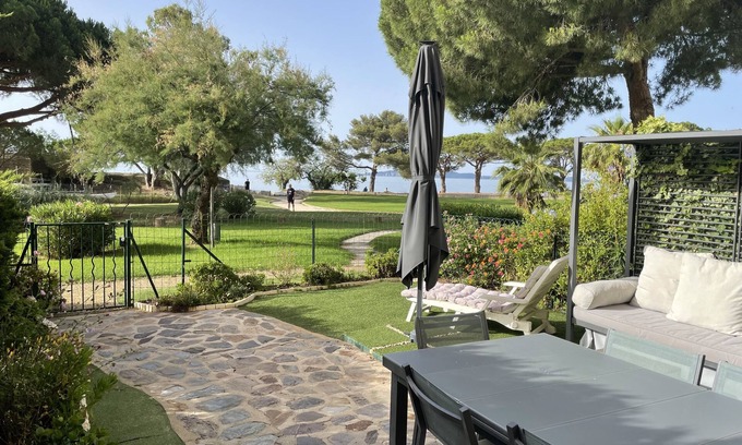 La Londe-les-Maures Apartment | Oceanfront T2 with Spa and Hot Tub - Guest Rated 10/10