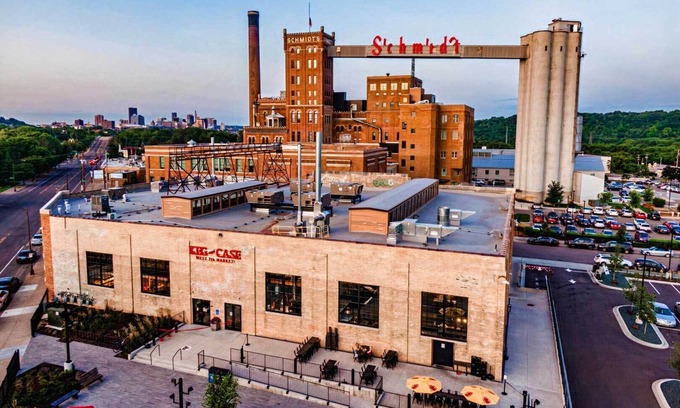 West Seventh Apartment | Inviting Twin Cities Retreat Near Downtown with Spa & Breakfast