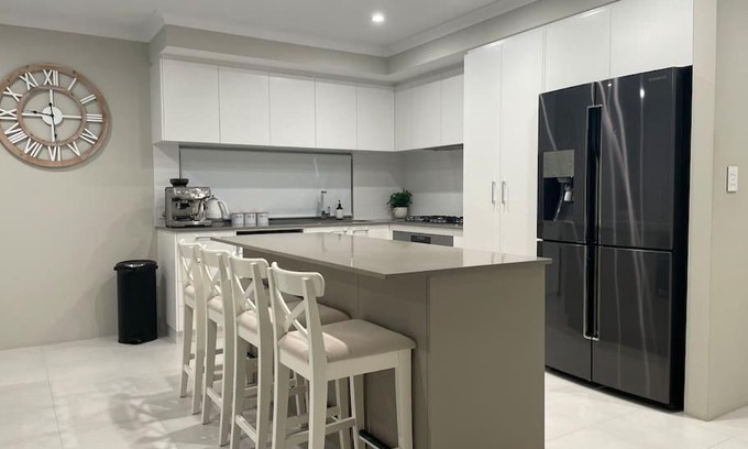 Jindalee House | Cozy Two Story Beachside Haven for Families