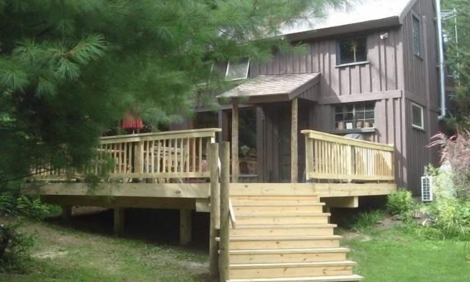 Hillsdale Cottage | Unique Country House with Large Deck & Breakfast Included