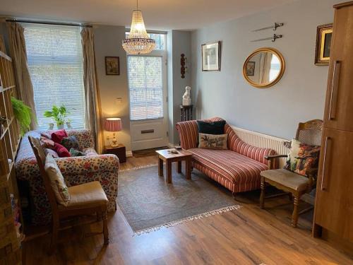 Macclesfield Apartment | Unique Riverside Apartment in Central Town - Pet Friendly