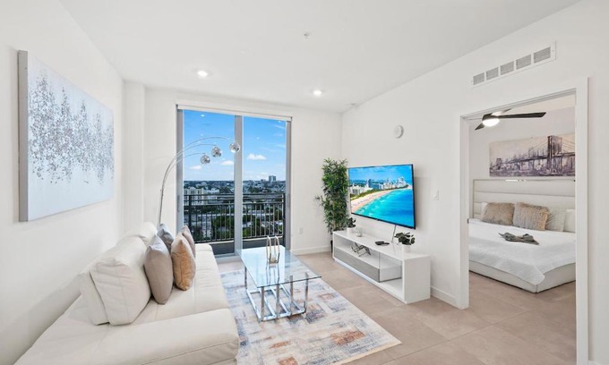 Overtown Apartment | Downtown Miami Retreat with Free Parking & Oceanfront Views