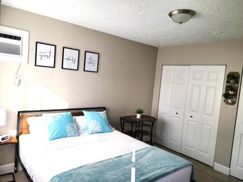 Sarasota House | Top-Rated Studio University Pines in Sarasota Awaits You
