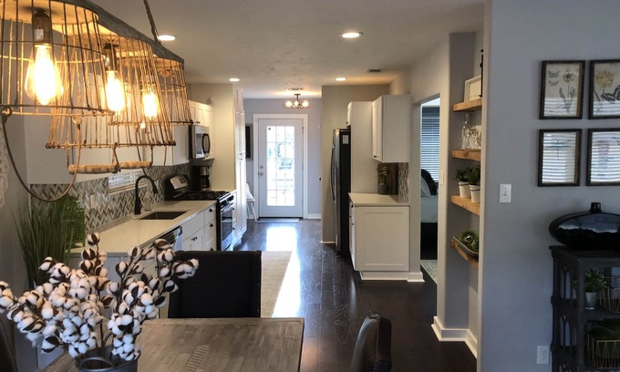 Fredericksburg House | Charming Cottage Retreat in Fredericksburg with Great Amenities