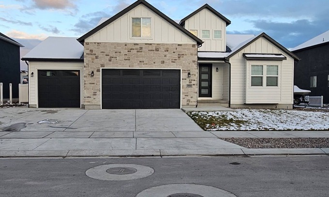 Vineyard House | Inviting Utah Lake Home - Perfect for Your Group Retreat!