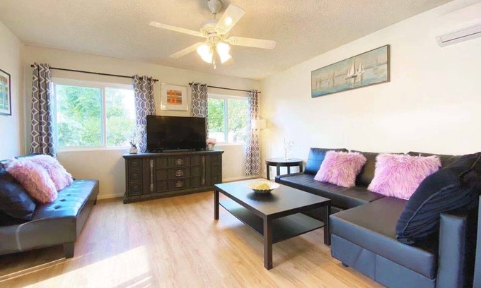 Southwest Anaheim House | Delightful Home Steps from Disneyland & Knotts, Rated 10/10