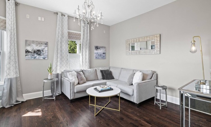 Milwaukee House | Booth Lower: Victorian Charm with Incredible Views